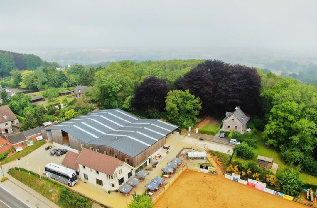 Ruiterschool Rodeberg : box et paddocks, pension pour chevaux à Westouter - Photo 2 sur 2