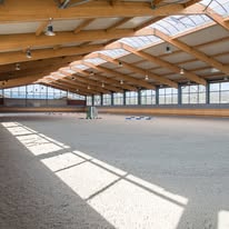 Écurie Helmlinger : box et paddocks, pension pour chevaux à Autheuil-Authouillet - Photo 2 sur 4