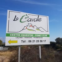 Centre Équestre La Cavale : box et paddocks, pension pour chevaux à Roquebrune-sur-Argens - Photo 1 sur 5