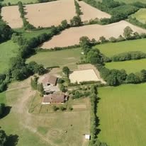 Les Écuries de la Courbotterie : box et paddocks, pension pour chevaux à Vausseroux - Photo 3 sur 5