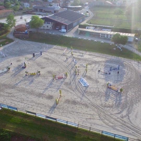 Poney Club de Mazeray : box et paddocks, pension pour chevaux à Mazeray - Photo 1 sur 5