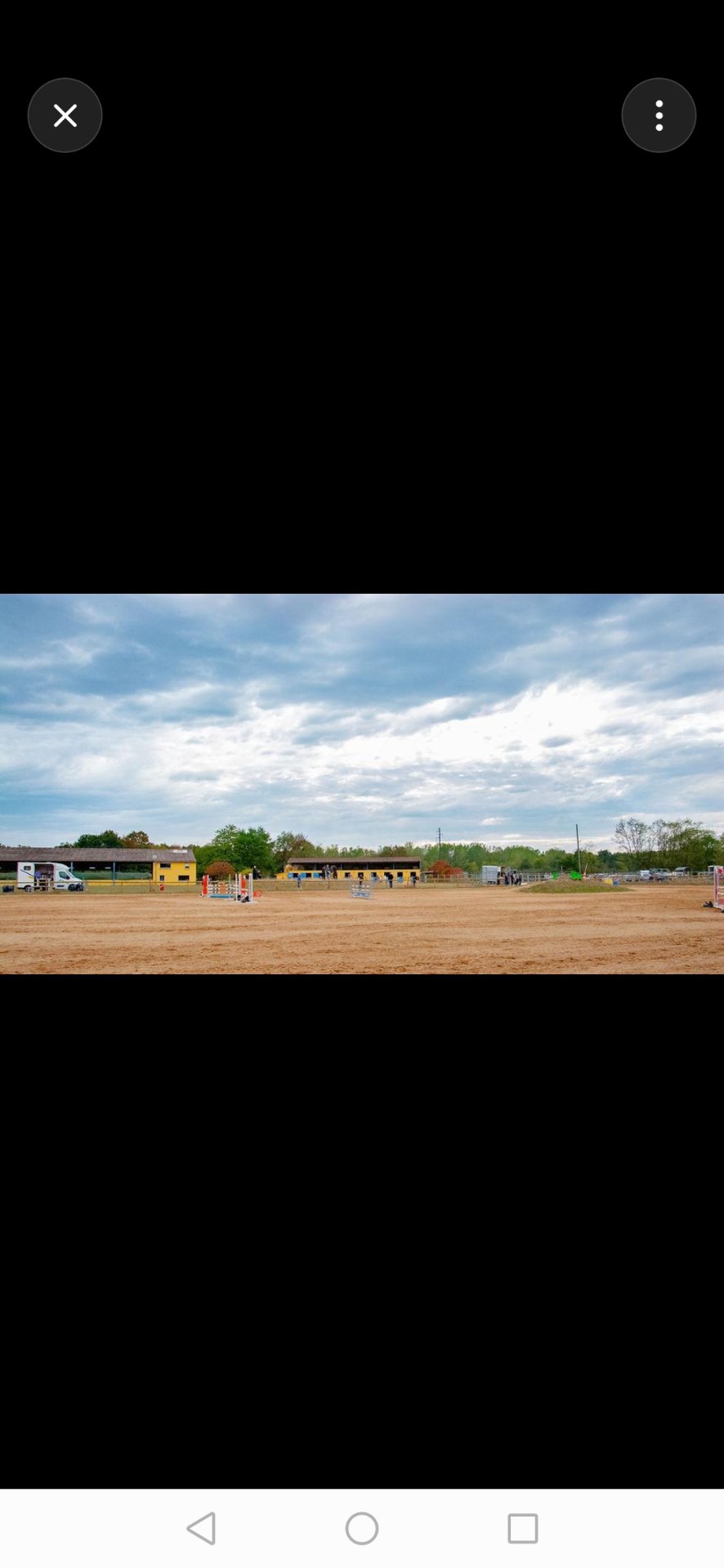Centre équestre et Poney club Les Varennes : box et paddocks, pension pour chevaux à Digoin - Photo 2 sur 2