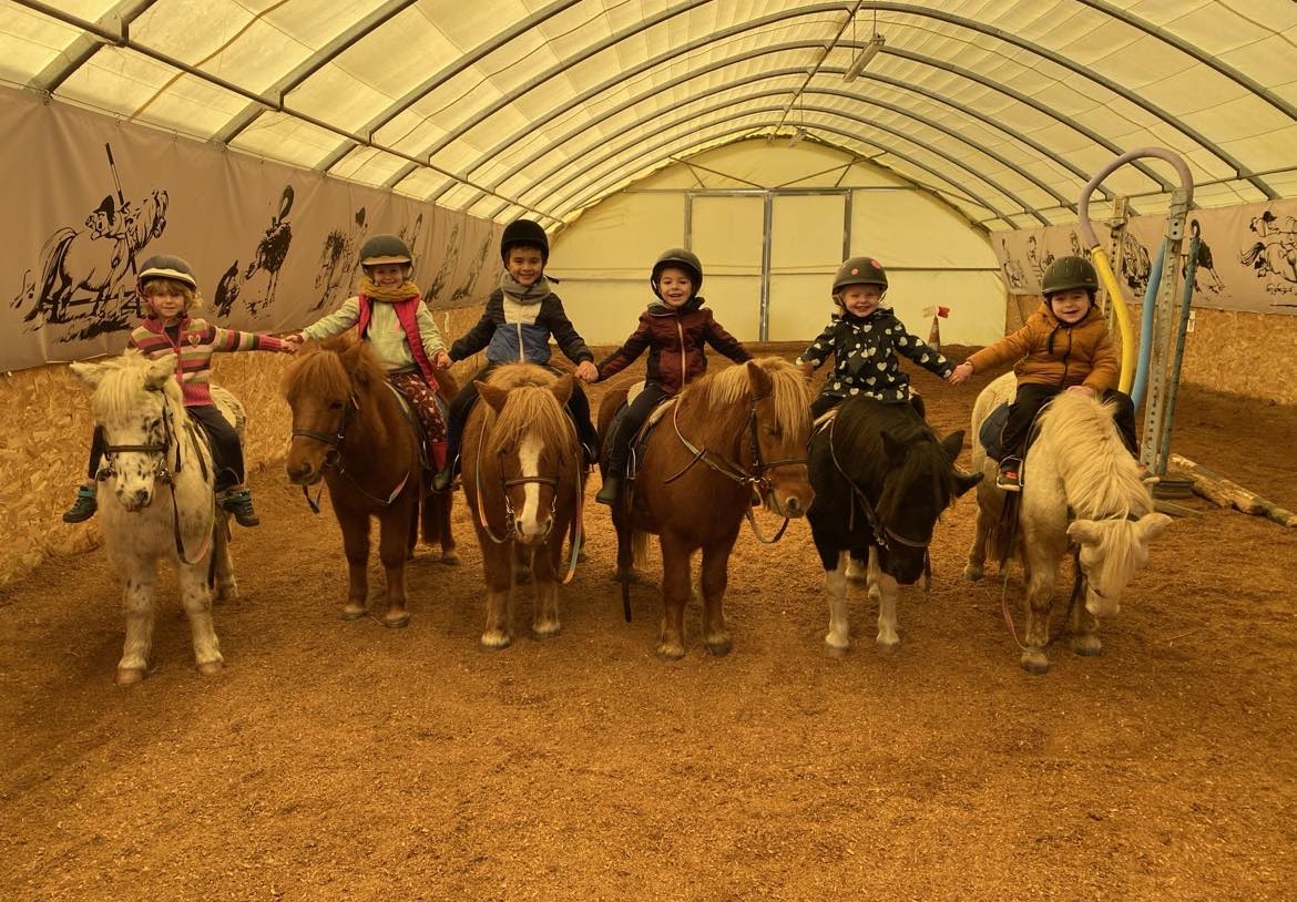 Centre Équestre de Cuisery : box et paddocks, pension pour chevaux à Cuisery (proche de Tournus) - Photo 1 sur 4