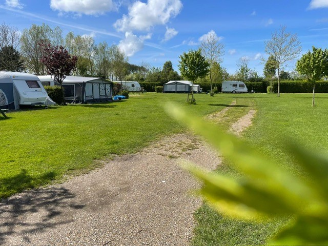 Camping Hofstede Molenzicht : box et paddocks, pension pour chevaux à Vrouwenpolder - Photo 4 sur 5