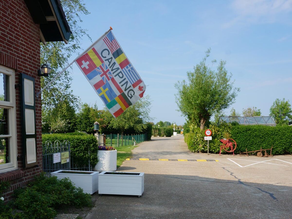 Camping Hofstede Molenzicht : box et paddocks, pension pour chevaux à Vrouwenpolder - Photo 1 sur 5