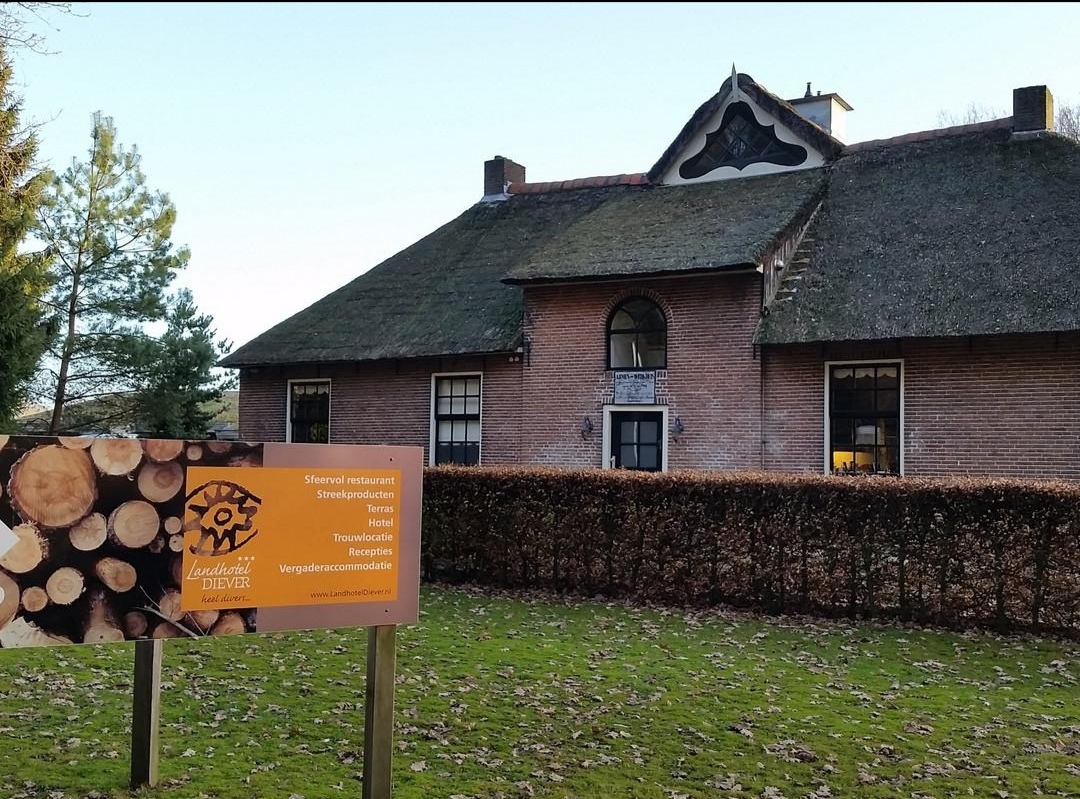 Landhotel Diever : box et paddocks, pension pour chevaux à Diever - Photo 3 sur 5