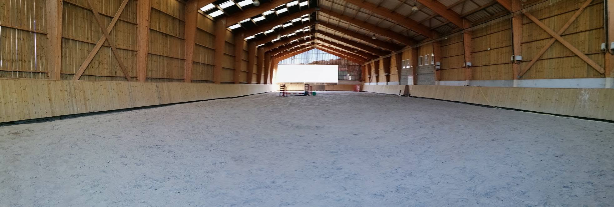Ecurie du Bois normand : box et paddocks, pension pour chevaux à Coulombiers - Photo 3 sur 5